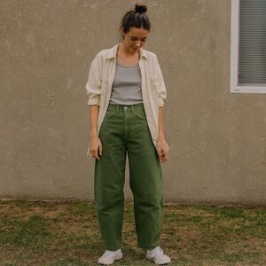 BDG High-Rise Extremely Baggy Jeans Womens Size 24" Barrel Leg Pistachio Denim